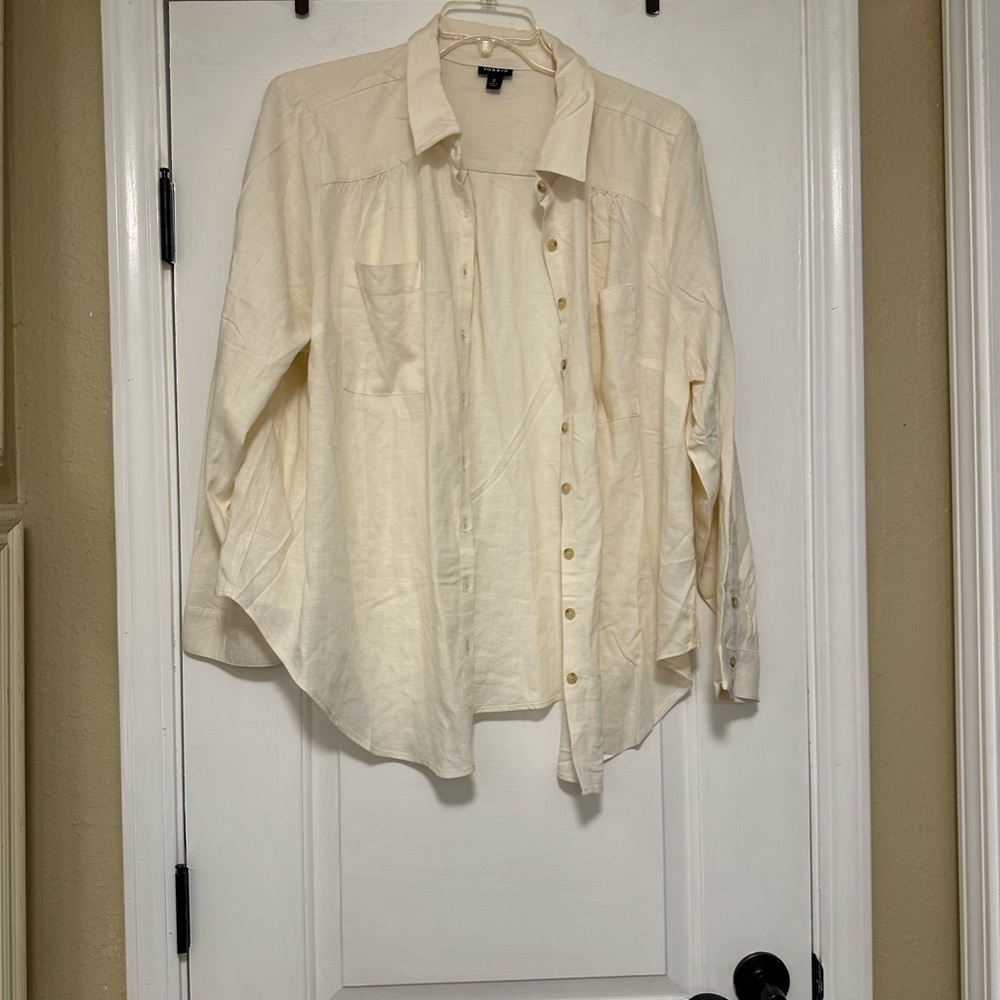 Size 2xl women’s Torrid linen shirt.